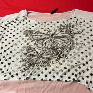 🦋 🌸Super cute high low butterfly top! X-L🌸 🦋